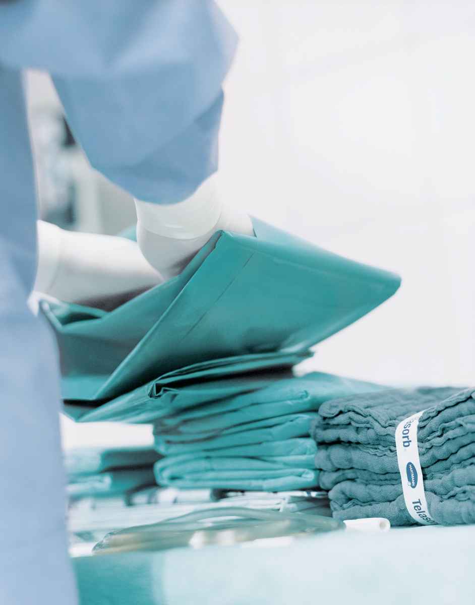 Fenestrated Sterile Surgical Drapes || 45cm x 75cm || Pack of 65
